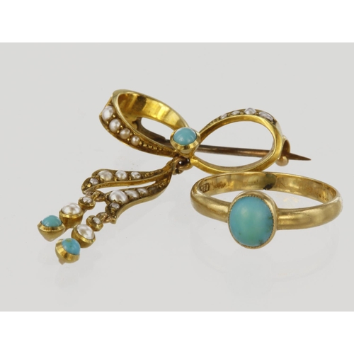 482 - Tests as 14ct yellow gold brooch depicting a bow set with three turquoise cabochons and sixteen seed... 