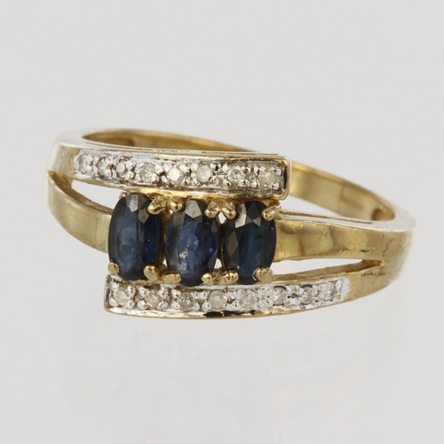 52 - 9ct yellow gold ring featuring three oval sapphires measuring approx. 5mmx 3mm each, with sixteen ro... 