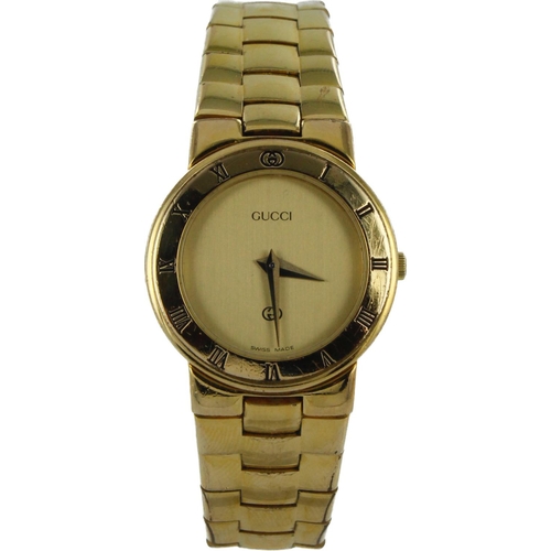 538 - Ladies gold plated Gucci 3300L quartz wristwatch. The gilt dial with gilt hands. Case size approx 25... 