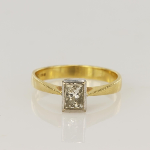 189 - 18ct yellow gold diamond solitaire ring, one rectangular princess cut approx. 0.60ct, bezel set, fin... 