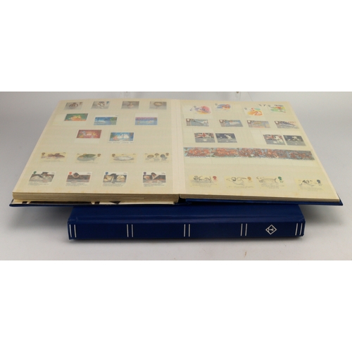 13 - GB - collection 2x blue stockbooks with um commemorative sets to 1999  (Qty)