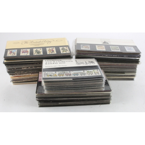 28 - GB - Presentation Packs (approx 240) in plastic crate, including approx 32x short format. Packs up t... 