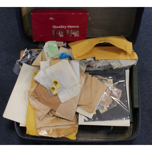 38 - GB - very large and heavy old blue suitcase housing several albums, mostly 1960's to 1980's. many m ... 