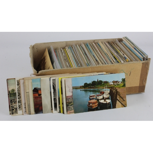 446 - Shoebox of assorted postcards, Ipswich Post Office, Ipswich Town Hall, etc  (approx 350)