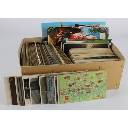 447 - Shoebox of mixed old and modern postcards (qty)