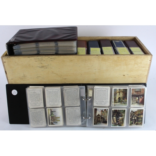 623 - Players & Will's - Large cards, a very large quantity contained in 11x modern albums, with at least ... 