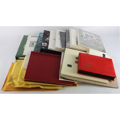 66 - Canada - box of material incl 2x albums and a stockbook on m & u. Better in red album eg 1932 KGV se... 