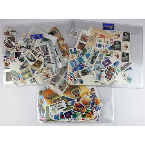 67 - Canada loose range of material, um and used up to 2010, vendor states no duplication  (Qty)