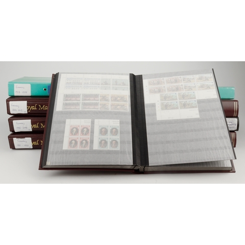 95 - Guernsey collection housed in binders / stockbooks with material ranging from 1958 to 2012, um, mm, ... 