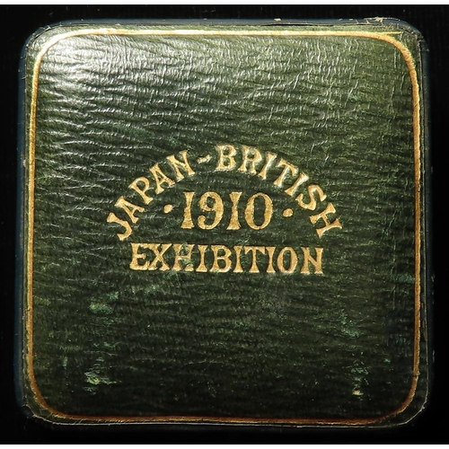 1136 - British / Japanese Exhibition Medal, gilt bronze d.51mm: Japan-British Exhibition, London 1910 (meda... 