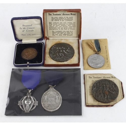 1148 - British Commemorative Medals & Jewels (6) WWI-related: 2x Selfridges issue cast iron Lusitania propa... 