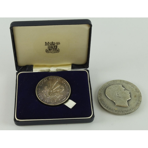 1152 - British Commemorative Medals (2) silver d.45mm and d.57mm: Prince of Wales Investiture 1969, the Roy... 