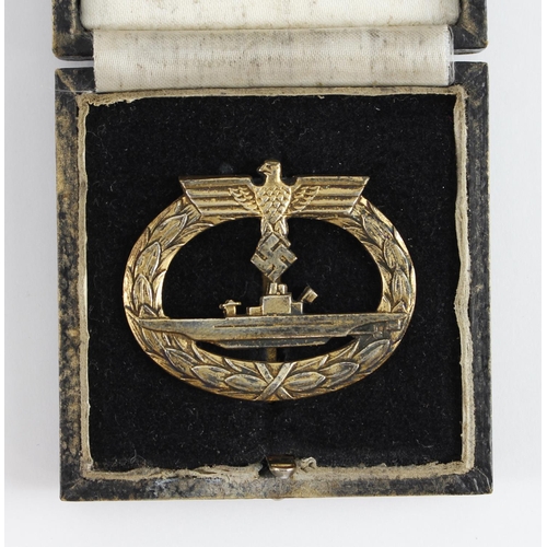 1078 - German U Boat qualification badge L/18 maker marked, in fitted case.