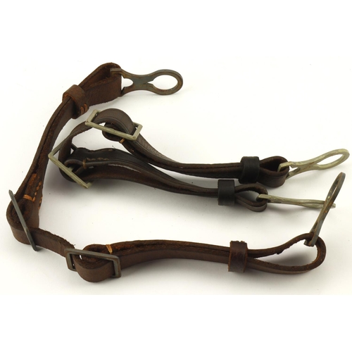 1098 - German WW1 replacement helmet chin straps.