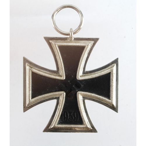 1106 - German WW2 Iron Cross 2nc Class, maker marked L/11