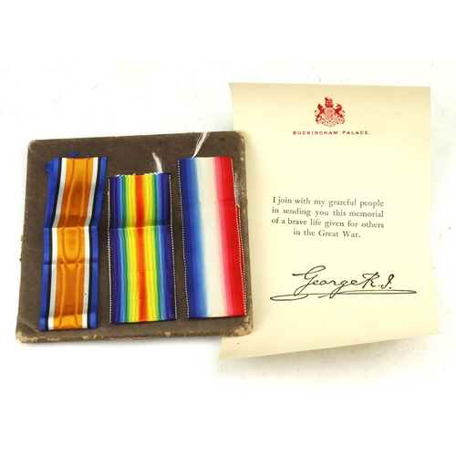 131 - 1914 set of unused medal ribbon with memorial plaque folder and kings condolence letter.