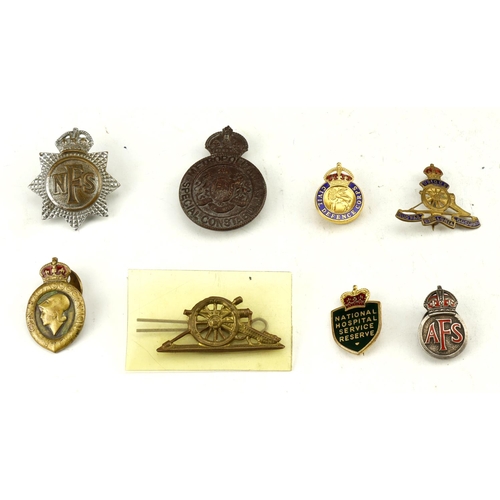 165 - Badges including sweethearts and lapel badges etc.