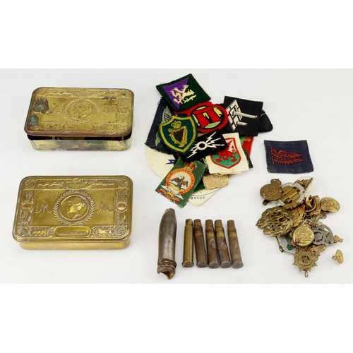 365 - Small box of various Military cloth, badges, 2x empty 1914 Christmas Tins, etc  (qty)