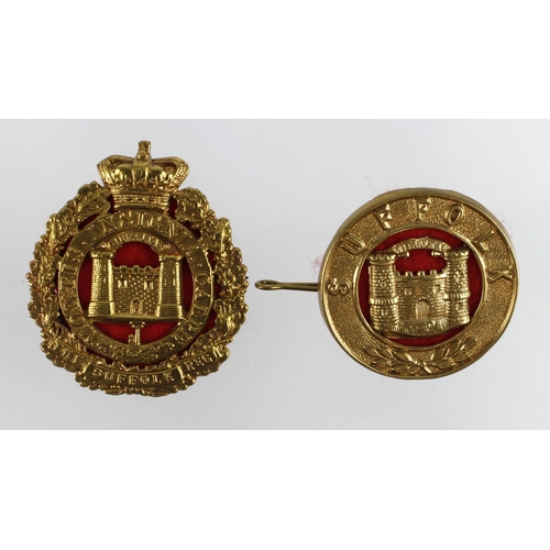 375 - Suffolk Regt O/R's Foreign Service helmet plate brass QVC, and O/R's helmet plate centre Suffolk Reg... 