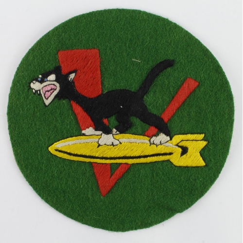 395 - USAAF WW2 original large cloth badge for 553rd Fighter-Bommber Squadron