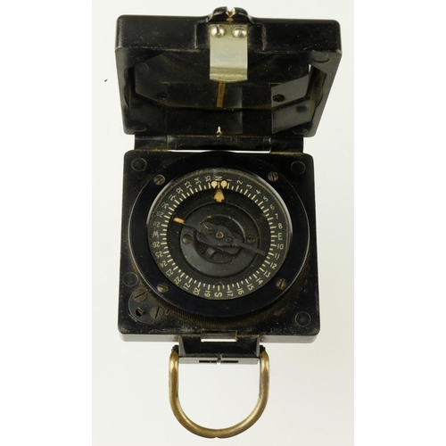 483 - WW2 marching MKI bakelite pocket compass.