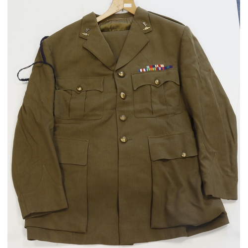 495 - WW2 Royal Signals officers uniform in excellent condition good size with jacket with Capt pips, WW2 ... 