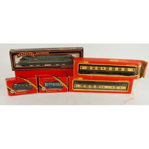 248 - OO gauge Model Railway. A group of six boxed OO gauge locomotives and rolling stock, including Hornb... 