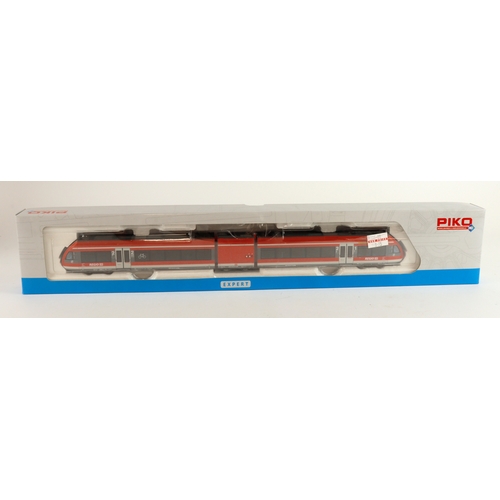 252 - Piko boxed OO gauge GTW Class 646 DB Diesel Railcar Commuter train (59520)