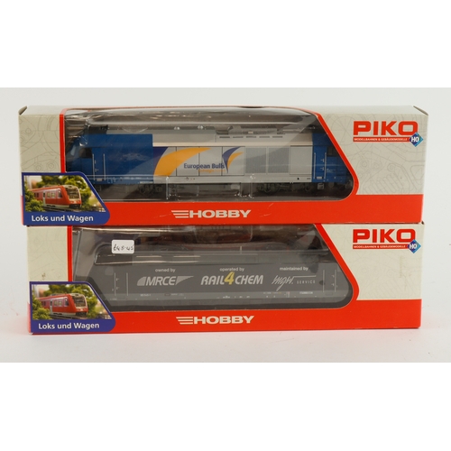 255 - Piko. Two boxed Piko HO gauge locomotives, comprising Class BR185 Electric loco German 'Rail4Chem' (... 