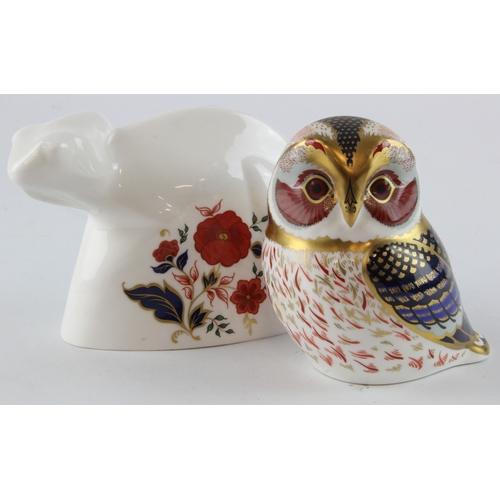 307 - Mixed lot of Royal Crown Derby comprising a dessert plate, a model of a  tawny owl and a model of a ... 