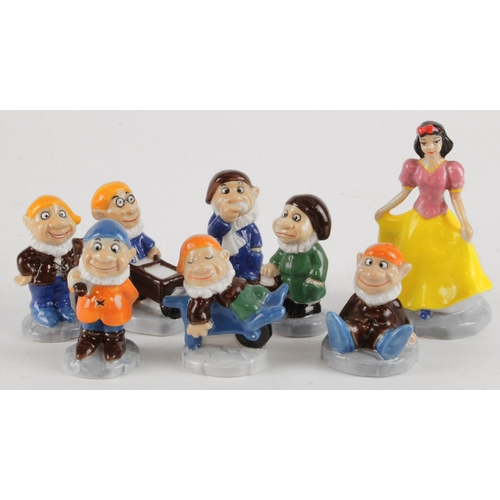 356 - Wade Snow White & the seven Dwarfs figures