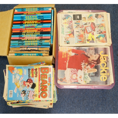 382 - Comics & Annuals. A collection of comics and annuals, circa 1970s - 1990s, including Beano, Dandy, B... 