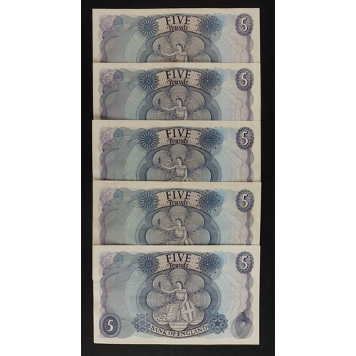 117 - Page 5 Pounds (B324) issued 1971 (5), prefixes 33D, 54E and 64E (B324, Pick375c) Fine+ to about VF