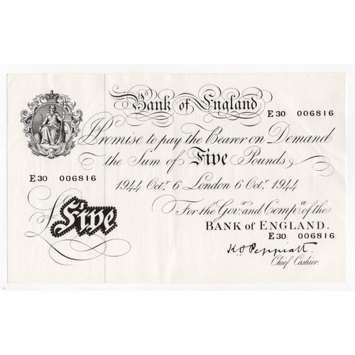 124 - Peppiatt 5 Pounds (B255) dated 6th October 1944, London issue on thick paper, serial E30 006816, a c... 