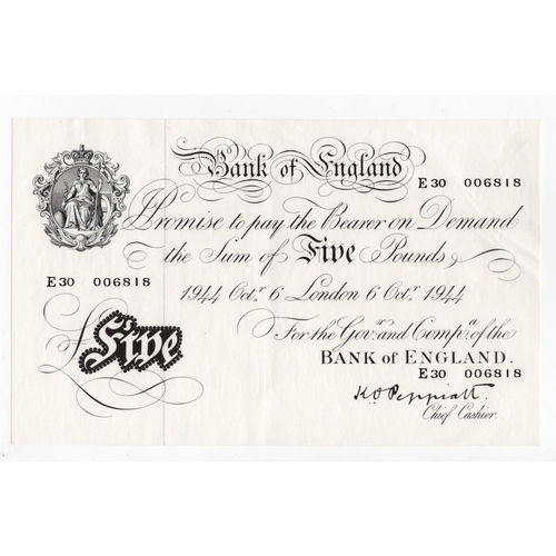 126 - Peppiatt 5 Pounds (B255) dated 6th October 1944, London issue on thick paper, serial E30 006818, a c... 