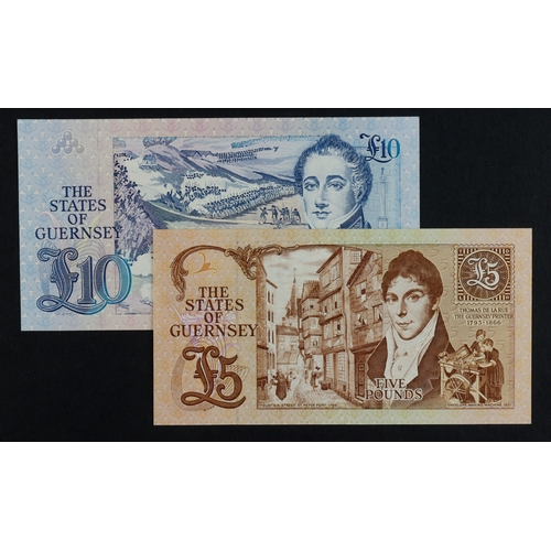 187 - Guernsey (2), 10 Pounds issued 1991 - 1995, signed M.J. Brown in blue ink, serial F499612 (GPM G269,... 