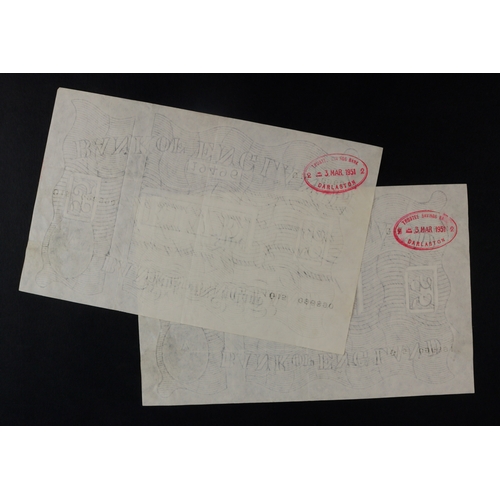 49 - Beale 5 Pounds (B270) dated 13th August 1949 (2), a consecutively numbered pair, serial O15 096890 &... 