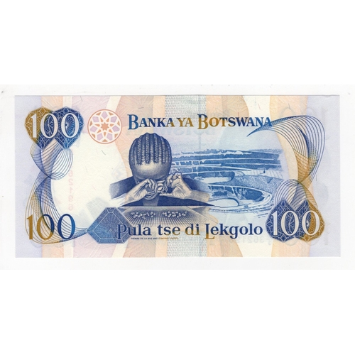 507 - Botswana 100 Pula issued 1993, serial G/3 362196 (BNB B115a, Pick16a) Uncirculated