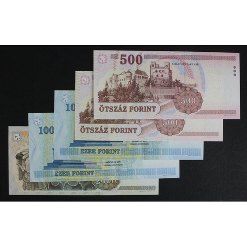 612 - Hungary (5), a good group with VERY LOW serial numbers, 2000 Forint dated 2013 serial CB0000046, 100... 