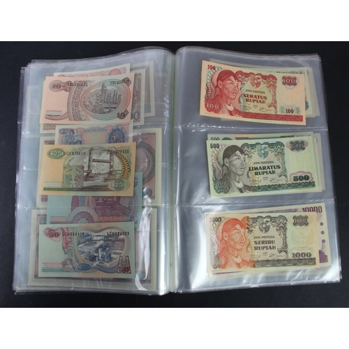 647 - Indonesia (61), a collection with no duplication, date range 1947 - 1992, denominations 10 Sen to 20... 