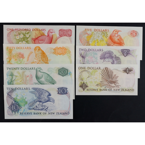 759 - New Zealand (7) 100 Dollars, 50 Dollars, 20 Dollars, 10 Dollars, 5 Dollars, 2 Dollars and 1 Dollar i... 