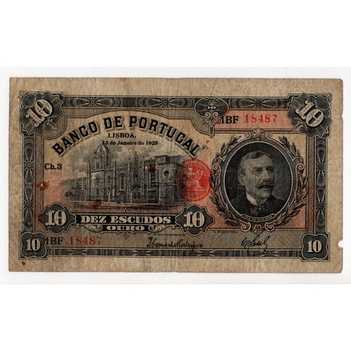 790 - Portugal 10 Escudos dated 13th January 1925, portrait E. de Queiroz at right, serial 1BF 18487 (Pick... 