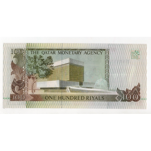 816 - Qatar 100 Riyals not dated issued 1989, Qatar Monetary Agency, serial B/7 127118 (BNB B111a, Pick11)... 