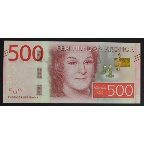 857 - Sweden 500 Kronor issued 2015, serial C441111132 (BNB B158b, Pick73) Uncirculated