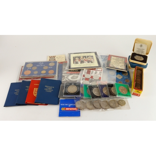 567 - GB & Commonwealth commemorative coins, crowns and sets, a mixed lot including some British silver pr... 