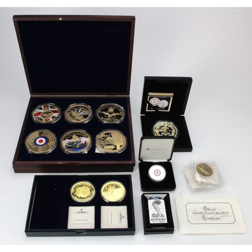 571 - GB & Commonwealth silver-plated / gilt copper / picture commemorative coins and medals (40) in vario... 