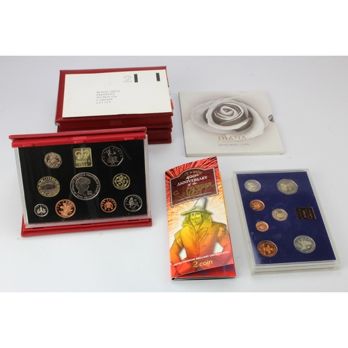 662 - GB Proof Sets etc: Deluxe Red: 1997, 1998 and 1999 with certs; along with 1970 and 1982 flat packs. ... 