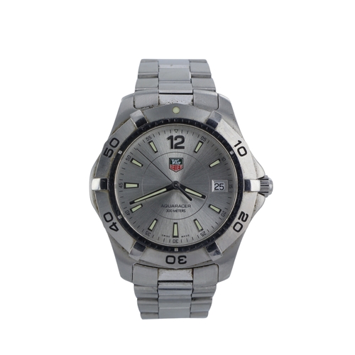 123 - Tag Heuer Aquaracer 300m stainless steel gents quartz wristwatch, ref. WAF1112. The silver dial with... 