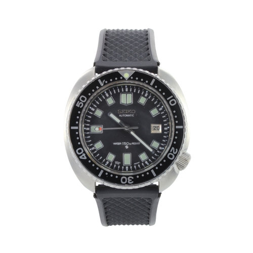 235 - Seiko Turtle stainless steel gents automatic wristwatch, ref. 6309-7040. The black dial with luminou... 