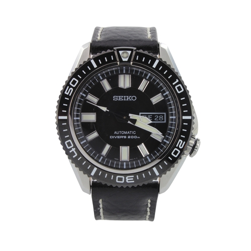 238 - Seiko Divers 200m stainless steel gents automatic wristwatch, ref. 7S36-04P0. The black dial with lu... 